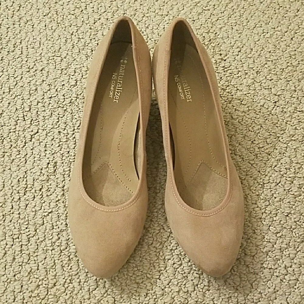 Naturalizer N5 comfort Heels.